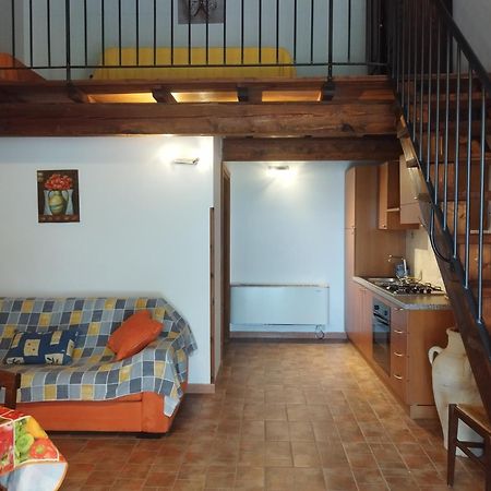 Agriturismo Le Cascine Castel di Tora Eksteriør bilde
