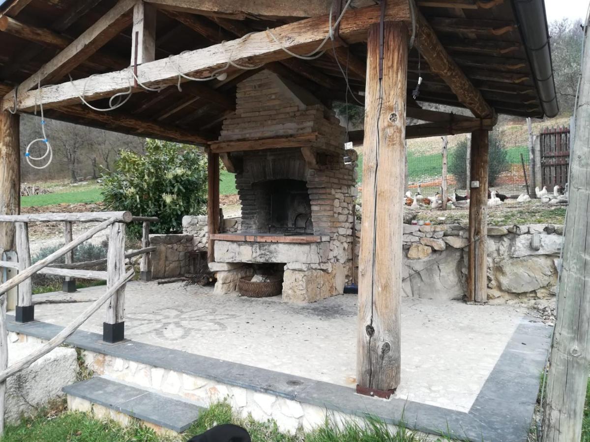 Agriturismo Le Cascine Castel di Tora Eksteriør bilde