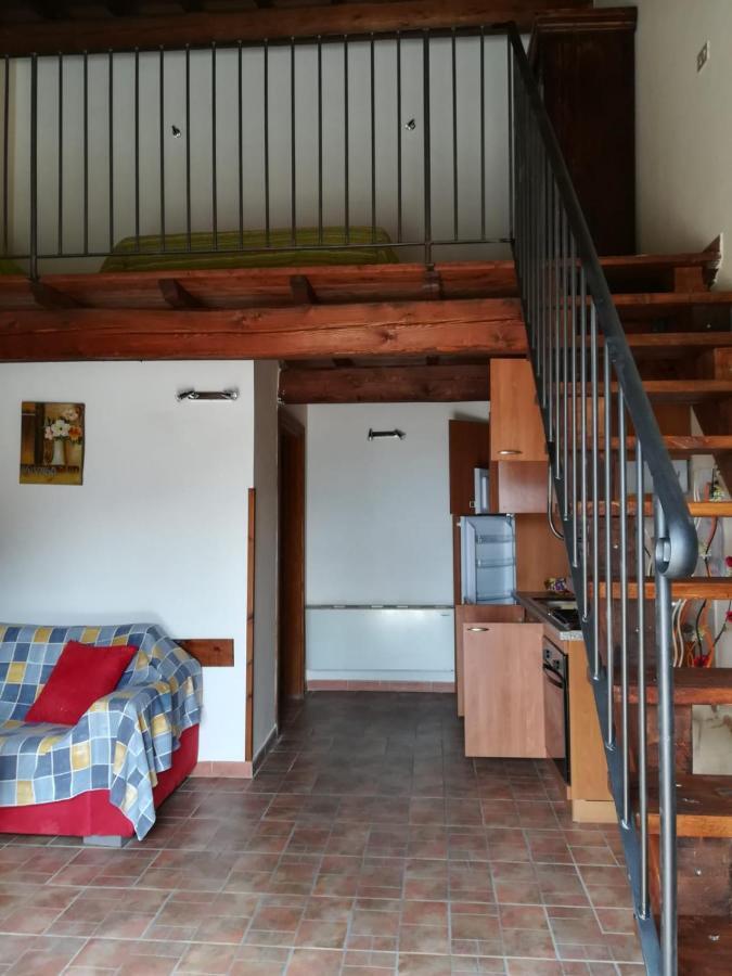 Agriturismo Le Cascine Castel di Tora Eksteriør bilde