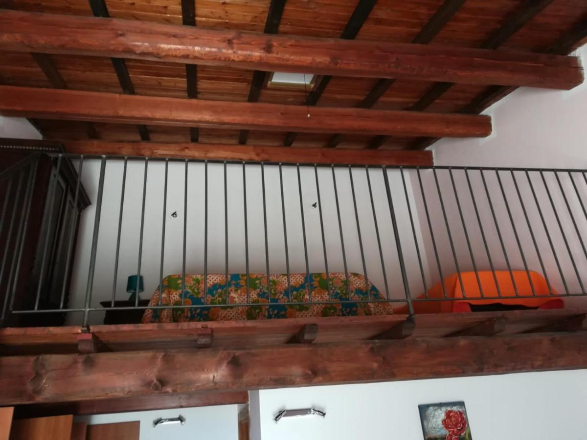 Agriturismo Le Cascine Castel di Tora Eksteriør bilde