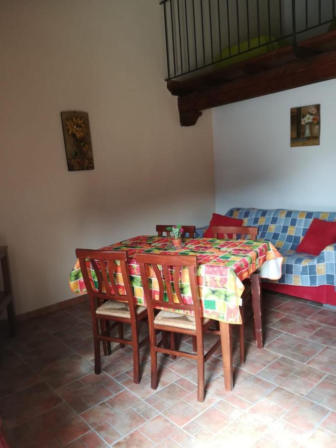 Agriturismo Le Cascine Castel di Tora Eksteriør bilde